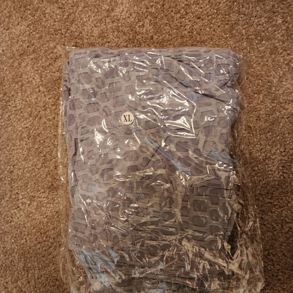 VikiBody Anti-Cellulite Butt Lifting Leggings (Multiple Sizes) - Picture 2 of 6